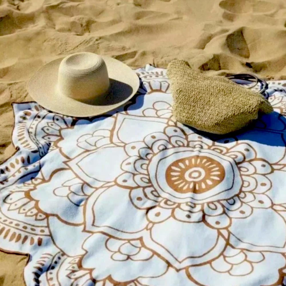Vix Paula Hermanny Lotus Flower Towel